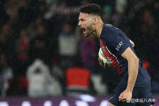 包含里程碑夜！本菲卡防线松动，英超集结日刷纪录，震撼外界，团队化学反应显著的词条